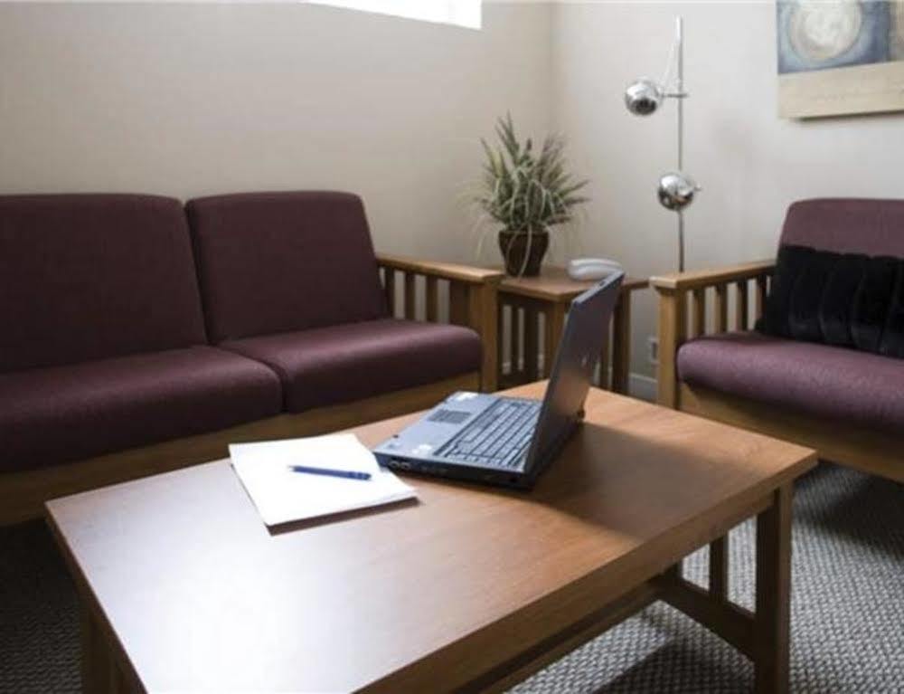 Aparthotel Residence & Conference Centre - London London